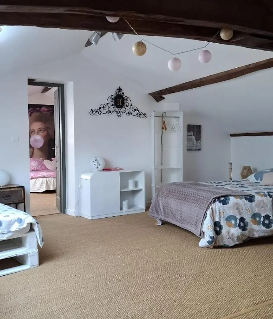 La Cour Des Saligues Bed & Breakfast Riscle