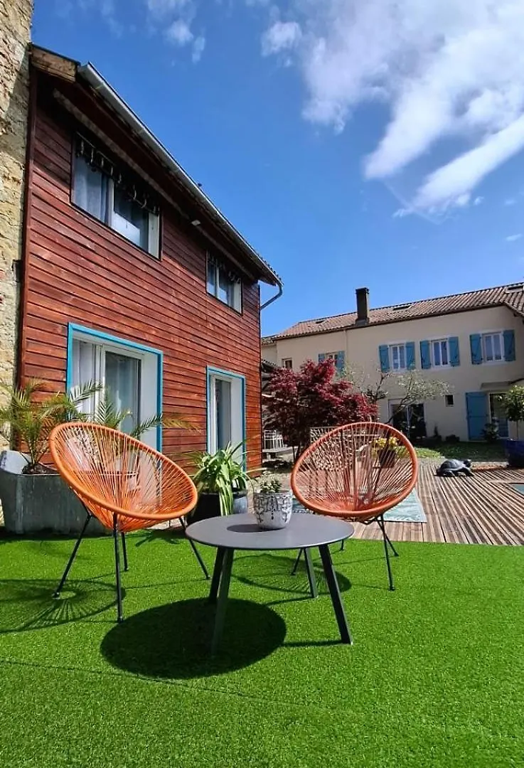La Cour Des Saligues Bed & Breakfast Riscle